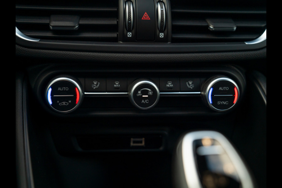 Alfa Romeo Giulia 2.9 V6 Quadrifoglio MY26 | Carbon dak | Akrapovic | Carbon stoelen | Facelift