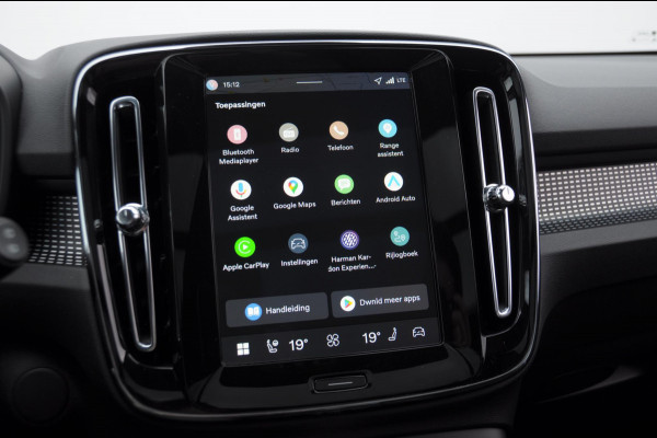 Volvo EX40 252PK Single Motor Extended Range 82 kWh Plus / Lounge Pakket / Extra getint glas / 360 Camera / 20'' velgen / Panoramadak / Zwart dak