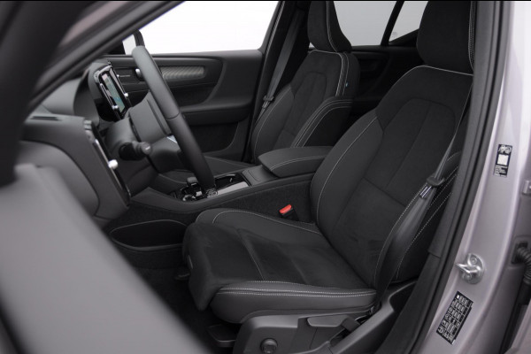 Volvo EX40 252PK Single Motor Extended Range 82 kWh Plus / Lounge Pakket / Extra getint glas / 360 Camera / 20'' velgen / Panoramadak / Zwart dak