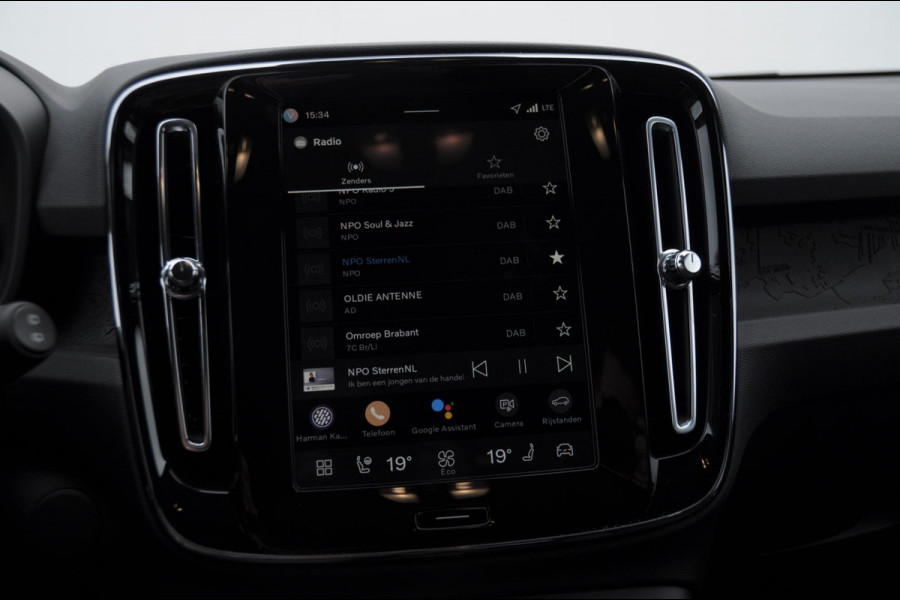 Volvo EX40 252PK Automaat Single Ext. Range Core Business / Driver Assist / Adaptieve cruise control / BLIS / Stoel - en stuurwielverwarming / Pakeersensoren met camera / Apple carplay /