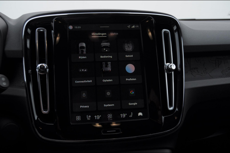 Volvo EX40 252PK Automaat Single Ext. Range Core Business / Driver Assist / Adaptieve cruise control / BLIS / Stoel - en stuurwielverwarming / Pakeersensoren met camera / Apple carplay /