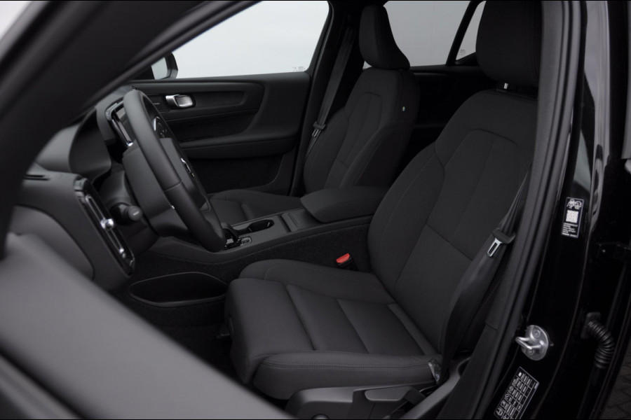 Volvo EX40 252PK Automaat Single Ext. Range Core Business / Driver Assist / Adaptieve cruise control / BLIS / Stoel - en stuurwielverwarming / Pakeersensoren met camera / Apple carplay /