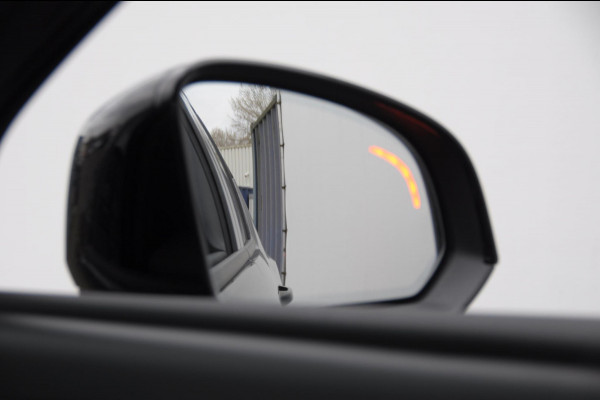 Volvo EX40 252PK Automaat Single Ext. Range Core Business / Driver Assist / Adaptieve cruise control / BLIS / Stoel - en stuurwielverwarming / Pakeersensoren met camera / Apple carplay /