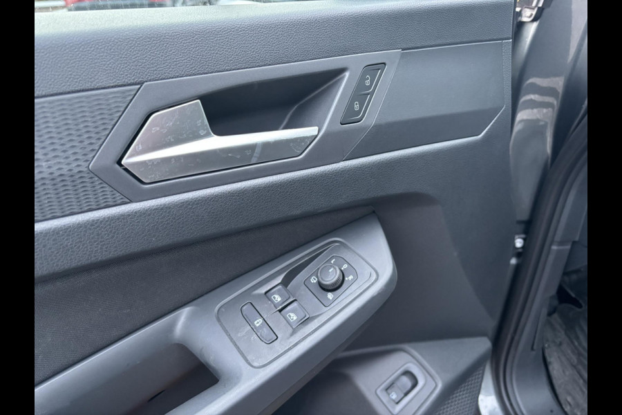 Ford Tourneo Connect 1.5 EcoBoost PHEV L2 Limited | SCI | 150pk  | 7 persoons | Achteruitrijcamera | Navigatiesysteem