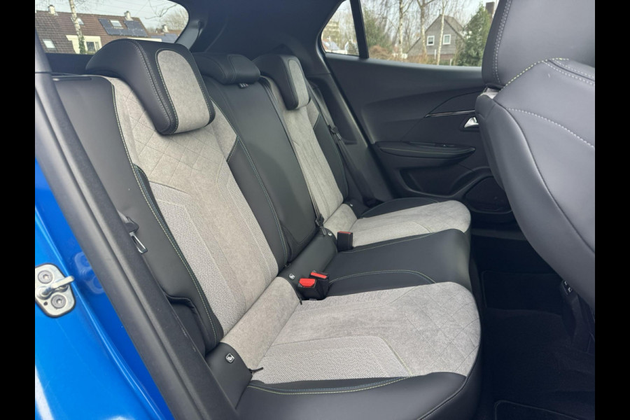 Peugeot e-2008 EV Allure 50 kWh 136pk Stoelverwarming