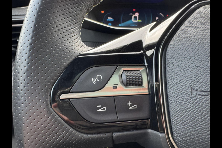 Peugeot e-2008 EV Allure 50 kWh 136pk Stoelverwarming