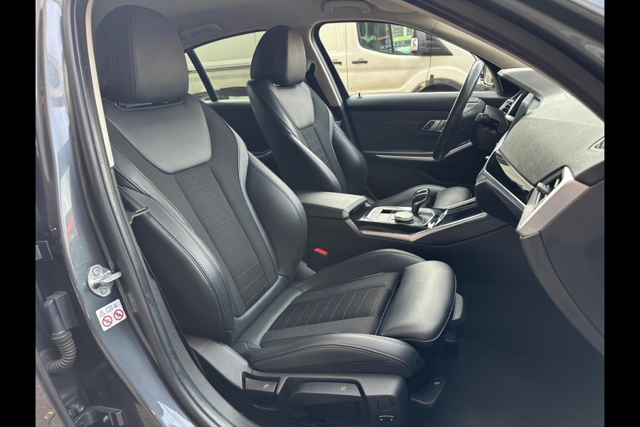 BMW 3-serie 330i High Executive Aut Leer Navi Carplay
