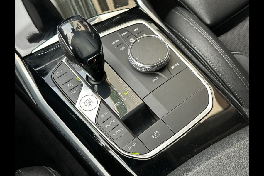 BMW 3-serie 330i High Executive Aut Leer Navi Carplay