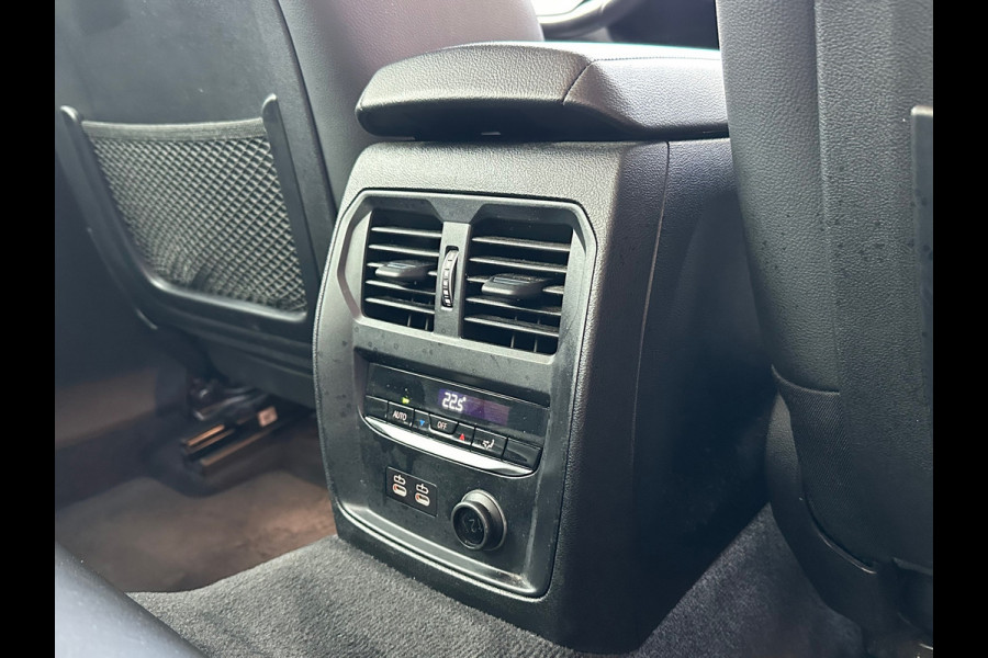 BMW 3-serie 330i High Executive Aut Leer Navi Carplay
