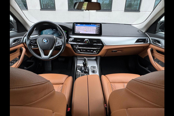 BMW 5 Serie Touring 520e Business Edition Plus, lederen sportinterieur, elect bedienbare trekhaak, 1 e eigenaar, NL auto met nap