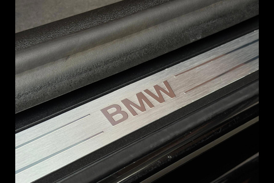BMW 5 Serie Touring 520e Business Edition Plus, lederen sportinterieur, elect bedienbare trekhaak, 1 e eigenaar, NL auto met nap