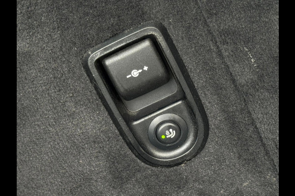 BMW 5 Serie Touring 520e Business Edition Plus, lederen sportinterieur, elect bedienbare trekhaak, 1 e eigenaar, NL auto met nap