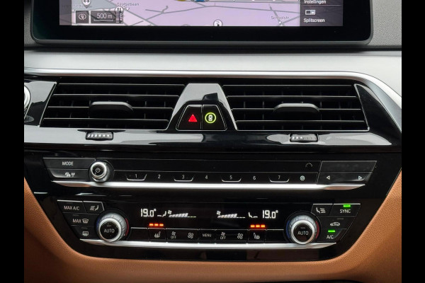 BMW 5 Serie Touring 520e Business Edition Plus, lederen sportinterieur, elect bedienbare trekhaak, 1 e eigenaar, NL auto met nap