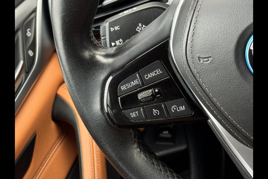 BMW 5 Serie Touring 520e Business Edition Plus, lederen sportinterieur, elect bedienbare trekhaak, 1 e eigenaar, NL auto met nap