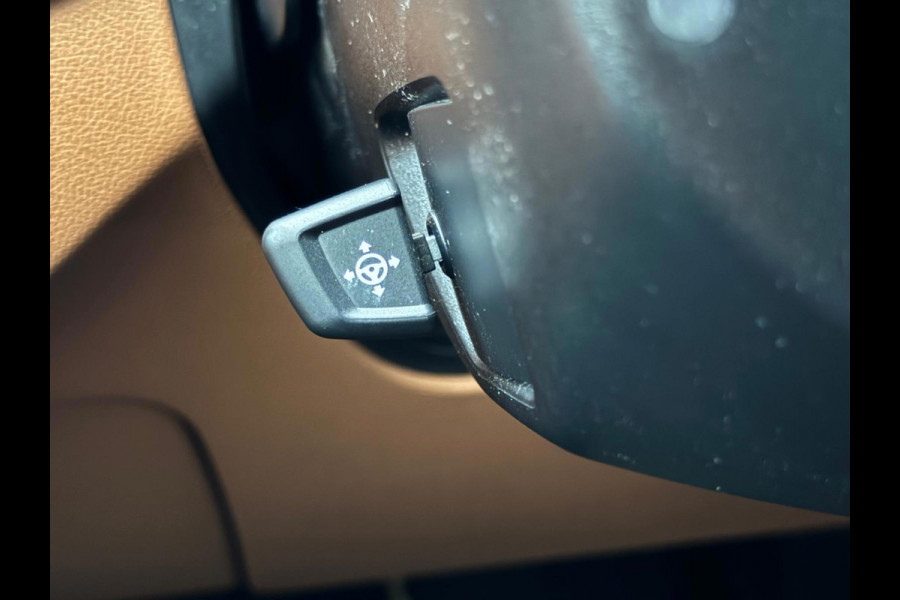 BMW 5 Serie Touring 520e Business Edition Plus, lederen sportinterieur, elect bedienbare trekhaak, 1 e eigenaar, NL auto met nap