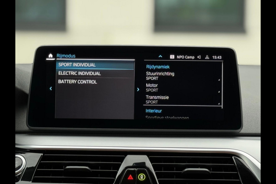 BMW 5 Serie Touring 520e Business Edition Plus, lederen sportinterieur, elect bedienbare trekhaak, 1 e eigenaar, NL auto met nap