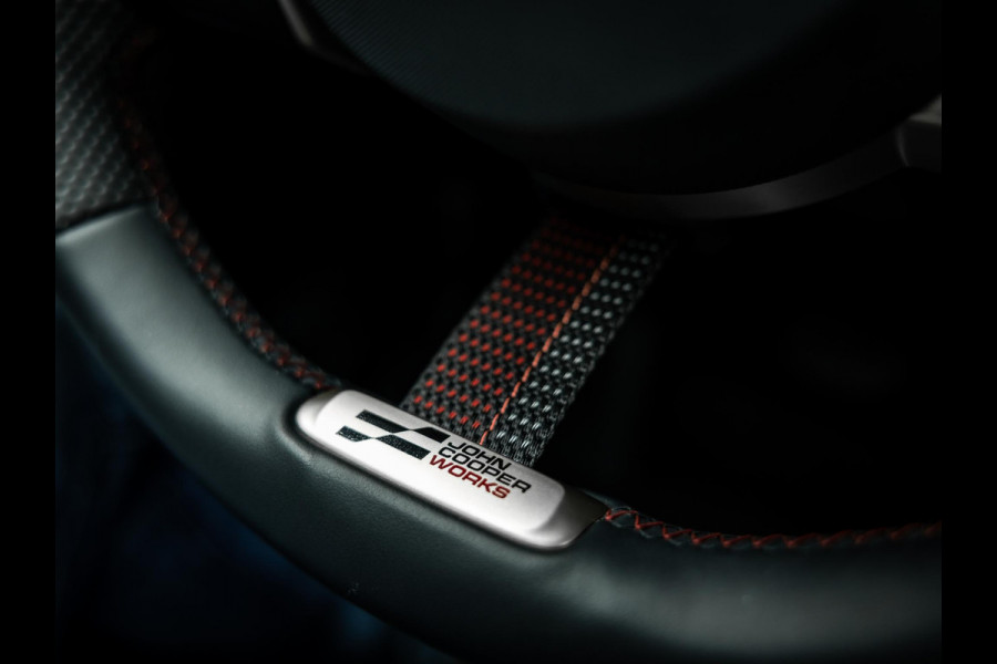 MINI Cooper C John Cooper Works M | Head-up | JCW | Stuurverwarming |Carplay | Stoelverwarming |