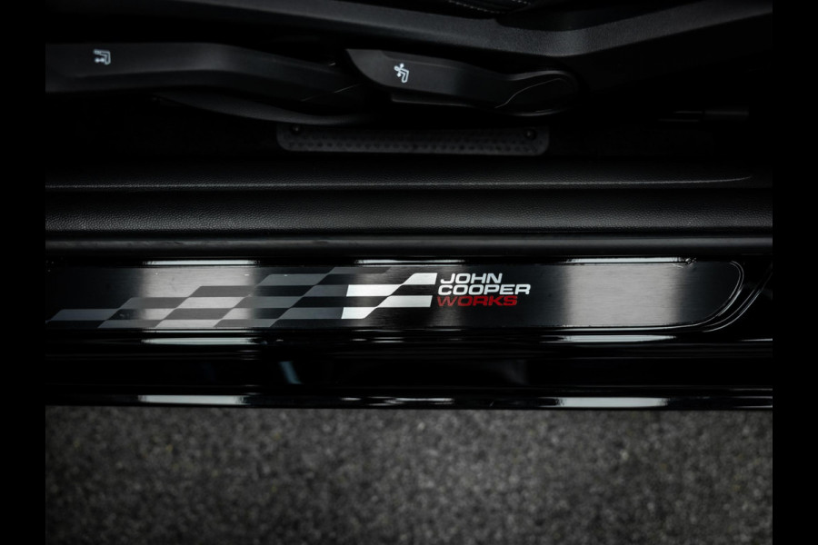 MINI Cooper C John Cooper Works M | Head-up | JCW | Stuurverwarming |Carplay | Stoelverwarming |