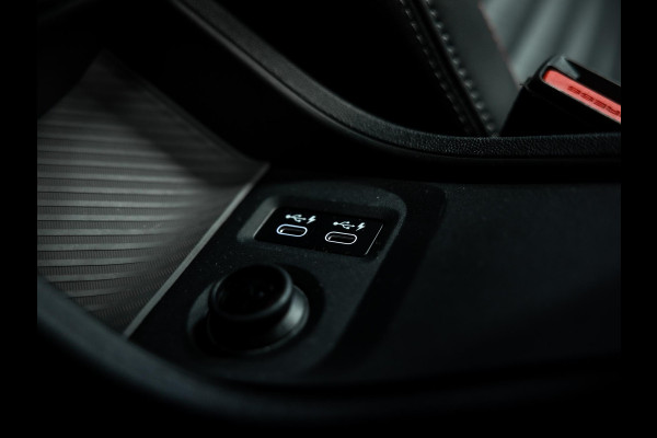 MINI Cooper C John Cooper Works M | Head-up | JCW | Stuurverwarming |Carplay | Stoelverwarming |