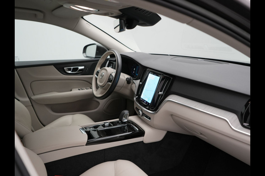 Volvo V60 T6 AWD Core Bright LONG RANGE Plug In Hybrid 350pk Dealer O.H. PHEV | Camera | Lederen Sportstoelen & Stuur Verwarmd | Google Assistent | Apple Carplay | Keyless | Achterbank Verwarmd | Navigatie | DAB | Virtual | 18"L.M |