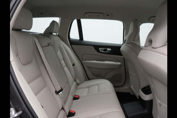 Volvo V60 T6 AWD Core Bright LONG RANGE Plug In Hybrid 350pk Dealer O.H. PHEV | Camera | Lederen Sportstoelen & Stuur Verwarmd | Google Assistent | Apple Carplay | Keyless | Achterbank Verwarmd | Navigatie | DAB | Virtual | 18"L.M |