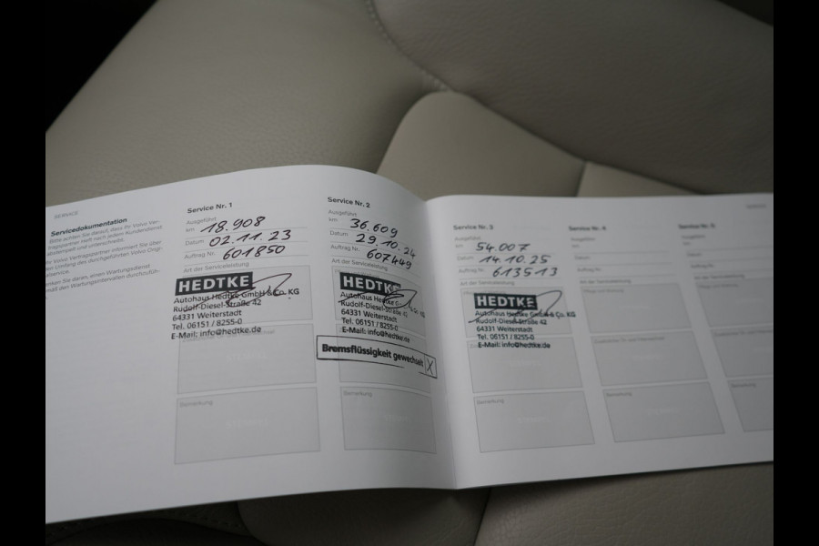 Volvo V60 T6 AWD Core Bright LONG RANGE Plug In Hybrid 350pk Dealer O.H. PHEV | Camera | Lederen Sportstoelen & Stuur Verwarmd | Google Assistent | Apple Carplay | Keyless | Achterbank Verwarmd | Navigatie | DAB | Virtual | 18"L.M |