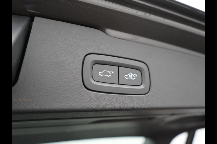 Volvo V60 T6 AWD Core Bright LONG RANGE Plug In Hybrid 350pk Dealer O.H. PHEV | Camera | Lederen Sportstoelen & Stuur Verwarmd | Google Assistent | Apple Carplay | Keyless | Achterbank Verwarmd | Navigatie | DAB | Virtual | 18"L.M |