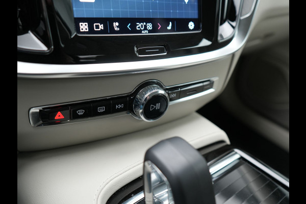 Volvo V60 T6 AWD Core Bright LONG RANGE Plug In Hybrid 350pk Dealer O.H. PHEV | Camera | Lederen Sportstoelen & Stuur Verwarmd | Google Assistent | Apple Carplay | Keyless | Achterbank Verwarmd | Navigatie | DAB | Virtual | 18"L.M |