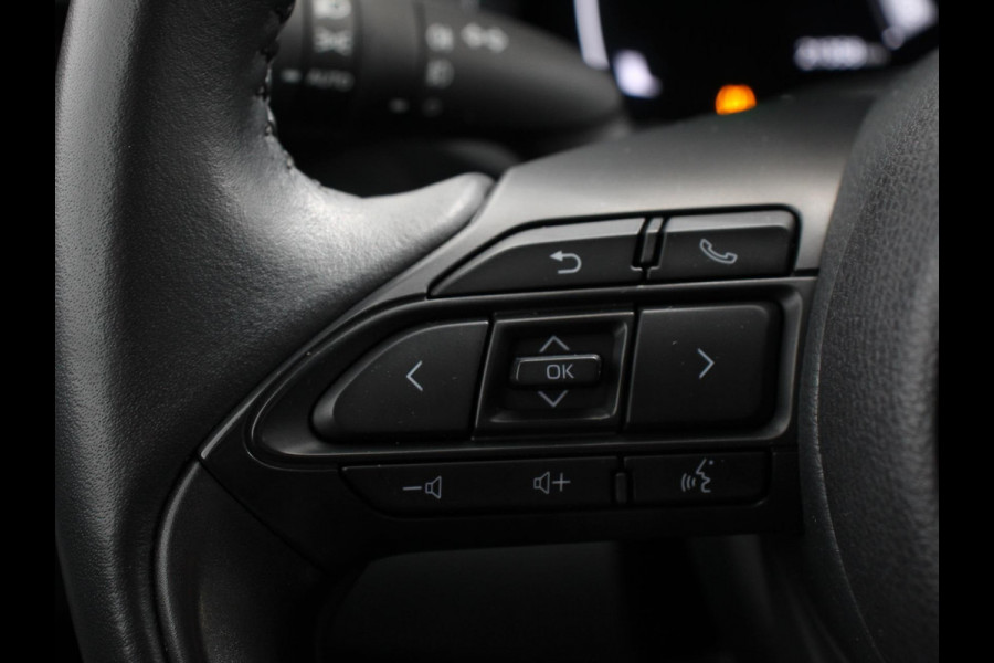 Toyota Yaris 1.5 Hybrid Dynamic Automaat | Climate control | Cruise control adaptieve | LED | Achteruitrijcamera | Lane assist | Apple Carplay/ Android Auto | Camera