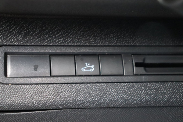 Peugeot 5008 1.2 PT GT-Line 7-persoons org.NL schuifdak trekhaak el.klep camera