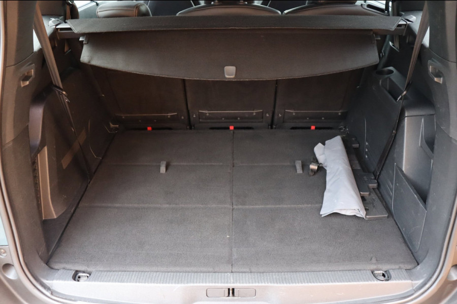 Peugeot 5008 1.2 PT GT-Line 7-persoons org.NL schuifdak trekhaak el.klep camera