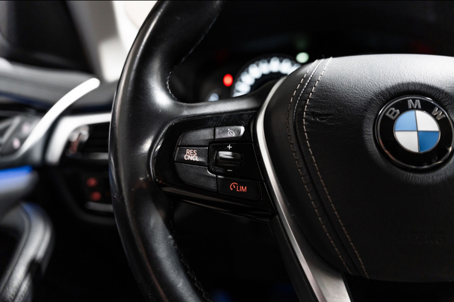 BMW 5 Serie Touring 520i High Executive NAP PDC Leder Dealer OH