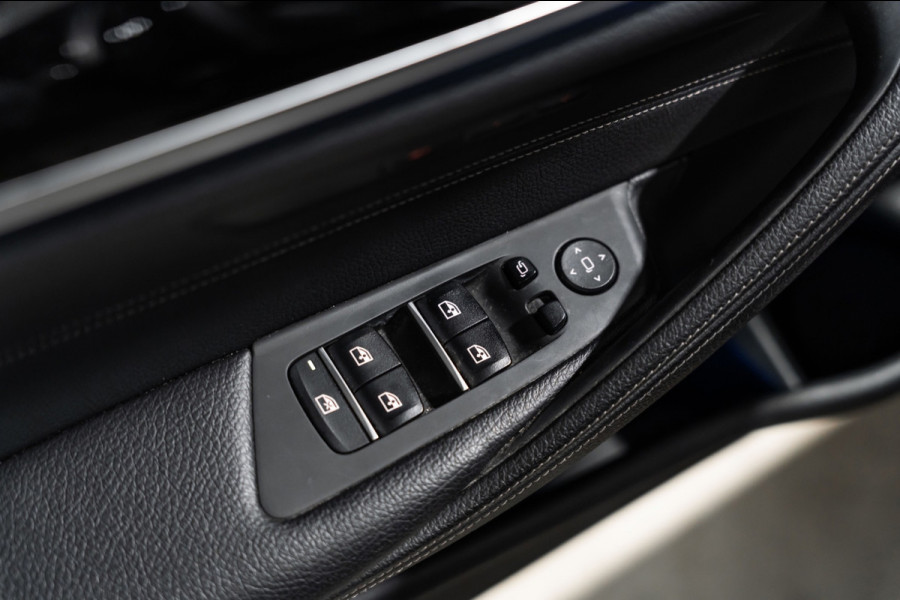 BMW 5 Serie Touring 520i High Executive NAP PDC Leder Dealer OH