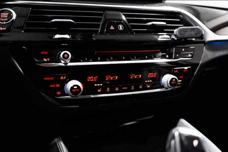 BMW 5 Serie Touring 520i High Executive NAP PDC Leder Dealer OH