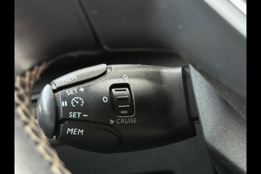 Peugeot 3008 1.2 PureTech Allure / SCHUIFDAK / AUTOMAAT /NAP