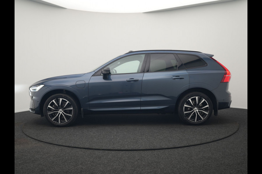 Volvo XC60 T6 AWD Ultimate Dark LONG RANGE Plug In Hybrid 350pk Dealer O.H. PHEV | Trekhaak Af Fabriek | Panodak | Adaptive Cruise | 360 Camera | Harman / Kardon | Lederen Sportstoelen Memory & Verwarmd | Google Assistent | Apple Carplay | Keyless | Stuur Verwarmd |