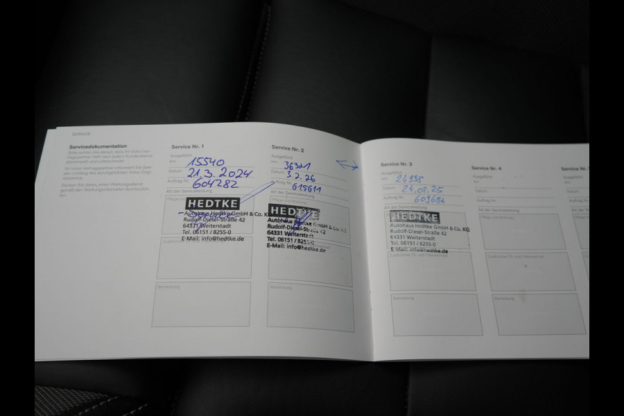 Volvo XC60 T6 AWD Ultimate Dark LONG RANGE Plug In Hybrid 350pk Dealer O.H. PHEV | Trekhaak Af Fabriek | Panodak | Adaptive Cruise | 360 Camera | Harman / Kardon | Lederen Sportstoelen Memory & Verwarmd | Google Assistent | Apple Carplay | Keyless | Stuur Verwarmd |