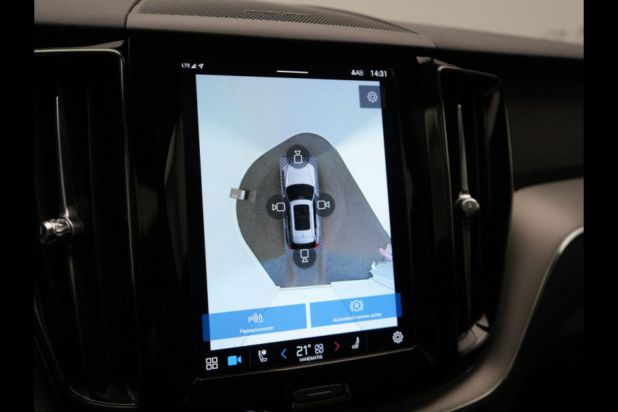 Volvo XC60 T6 AWD Ultimate Dark LONG RANGE Plug In Hybrid 350pk Dealer O.H. PHEV | Trekhaak Af Fabriek | Panodak | Adaptive Cruise | 360 Camera | Harman / Kardon | Lederen Sportstoelen Memory & Verwarmd | Google Assistent | Apple Carplay | Keyless | Stuur Verwarmd |