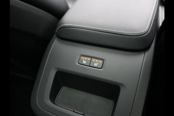 Volvo XC60 T6 AWD Ultimate Dark LONG RANGE Plug In Hybrid 350pk Dealer O.H. PHEV | Trekhaak Af Fabriek | Panodak | Adaptive Cruise | 360 Camera | Harman / Kardon | Lederen Sportstoelen Memory & Verwarmd | Google Assistent | Apple Carplay | Keyless | Stuur Verwarmd |