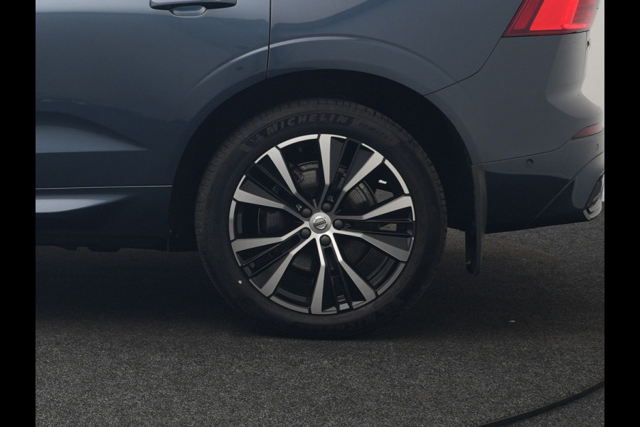 Volvo XC60 T6 AWD Ultimate Dark LONG RANGE Plug In Hybrid 350pk Dealer O.H. PHEV | Trekhaak Af Fabriek | Panodak | Adaptive Cruise | 360 Camera | Harman / Kardon | Lederen Sportstoelen Memory & Verwarmd | Google Assistent | Apple Carplay | Keyless | Stuur Verwarmd |