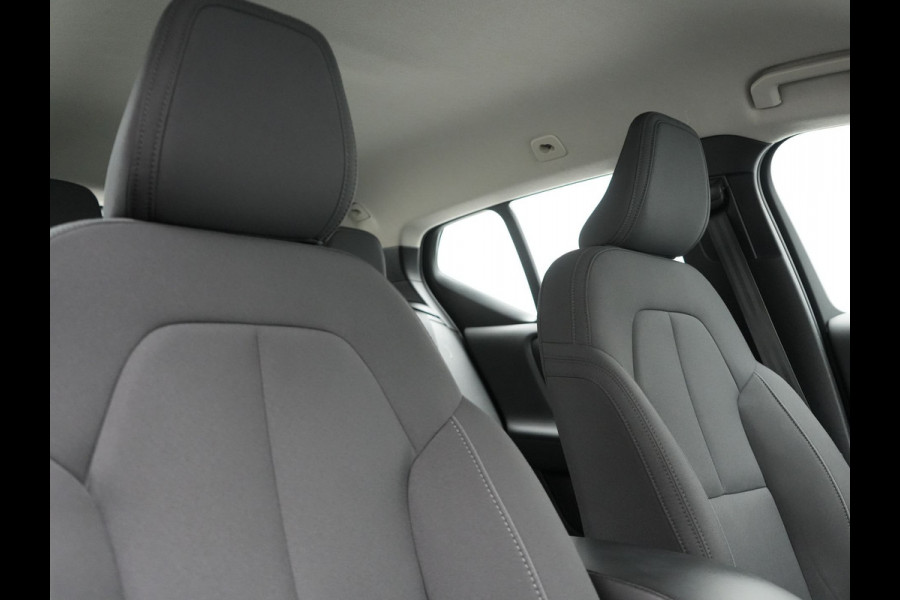 Volvo XC40 T4 Plus Bright Plug In Hybrid 211pk Dealer O.H. PHEV | Trekhaak Af Fabriek | Camera | Harman / Kardon | Sportstoelen Memory & Verwarmd | Keyless | Stuur Verwarmd | Apple Carplay | Virtual | Navigatie | DAB |
