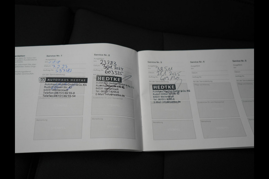 Volvo XC40 T4 Plus Bright Plug In Hybrid 211pk Dealer O.H. PHEV | Trekhaak Af Fabriek | Camera | Harman / Kardon | Sportstoelen Memory & Verwarmd | Keyless | Stuur Verwarmd | Apple Carplay | Virtual | Navigatie | DAB |