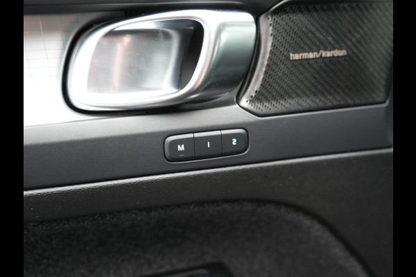 Volvo XC40 T4 Plus Bright Plug In Hybrid 211pk Dealer O.H. PHEV | Trekhaak Af Fabriek | Camera | Harman / Kardon | Sportstoelen Memory & Verwarmd | Keyless | Stuur Verwarmd | Apple Carplay | Virtual | Navigatie | DAB |
