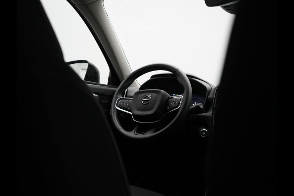 Volvo XC40 T4 Plus Bright Plug In Hybrid 211pk Dealer O.H. PHEV | Trekhaak Af Fabriek | Camera | Harman / Kardon | Sportstoelen Memory & Verwarmd | Keyless | Stuur Verwarmd | Apple Carplay | Virtual | Navigatie | DAB |