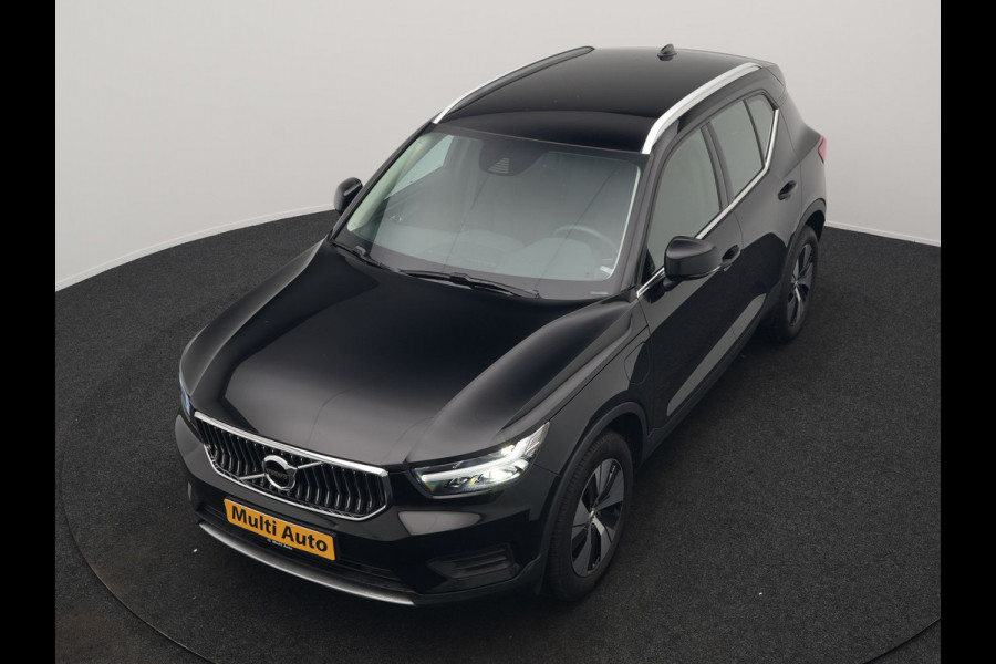 Volvo XC40 T4 Plus Bright Plug In Hybrid 211pk Dealer O.H. PHEV | Trekhaak Af Fabriek | Camera | Harman / Kardon | Sportstoelen Memory & Verwarmd | Keyless | Stuur Verwarmd | Apple Carplay | Virtual | Navigatie | DAB |