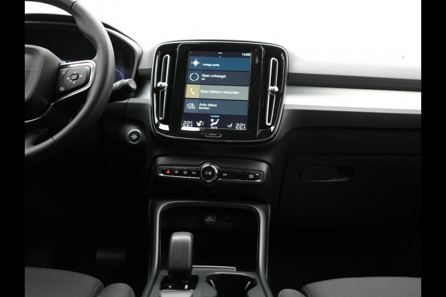 Volvo XC40 T4 Plus Bright Plug In Hybrid 211pk Dealer O.H. PHEV | Trekhaak Af Fabriek | Camera | Harman / Kardon | Sportstoelen Memory & Verwarmd | Keyless | Stuur Verwarmd | Apple Carplay | Virtual | Navigatie | DAB |