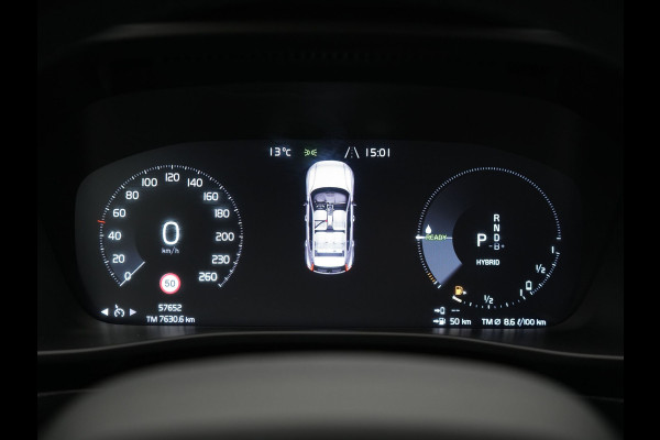 Volvo XC40 T4 Plus Bright Plug In Hybrid 211pk Dealer O.H. PHEV | Trekhaak Af Fabriek | Camera | Harman / Kardon | Sportstoelen Memory & Verwarmd | Keyless | Stuur Verwarmd | Apple Carplay | Virtual | Navigatie | DAB |