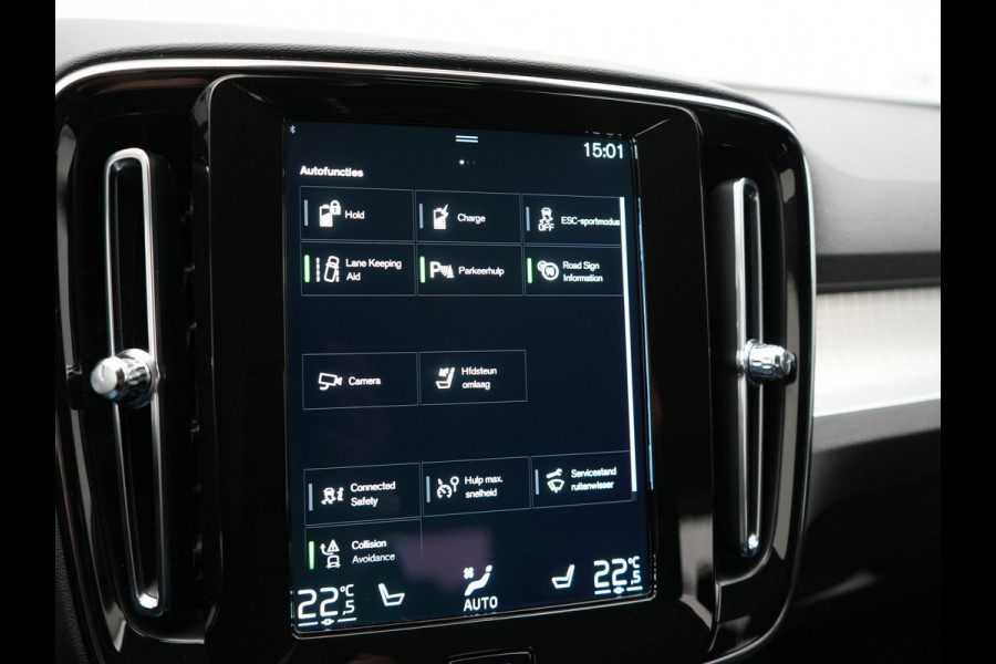 Volvo XC40 T4 Plus Bright Plug In Hybrid 211pk Dealer O.H. PHEV | Trekhaak Af Fabriek | Camera | Harman / Kardon | Sportstoelen Memory & Verwarmd | Keyless | Stuur Verwarmd | Apple Carplay | Virtual | Navigatie | DAB |