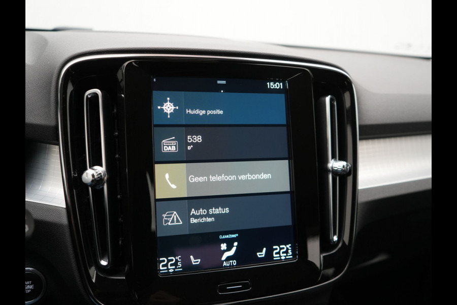 Volvo XC40 T4 Plus Bright Plug In Hybrid 211pk Dealer O.H. PHEV | Trekhaak Af Fabriek | Camera | Harman / Kardon | Sportstoelen Memory & Verwarmd | Keyless | Stuur Verwarmd | Apple Carplay | Virtual | Navigatie | DAB |