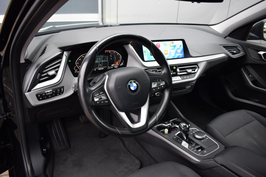 BMW 1-serie 118i Executive Edition | Pano | Apple CarPlay | LED | Virtual
